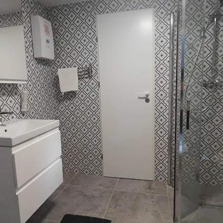 Rzeczna 4 *